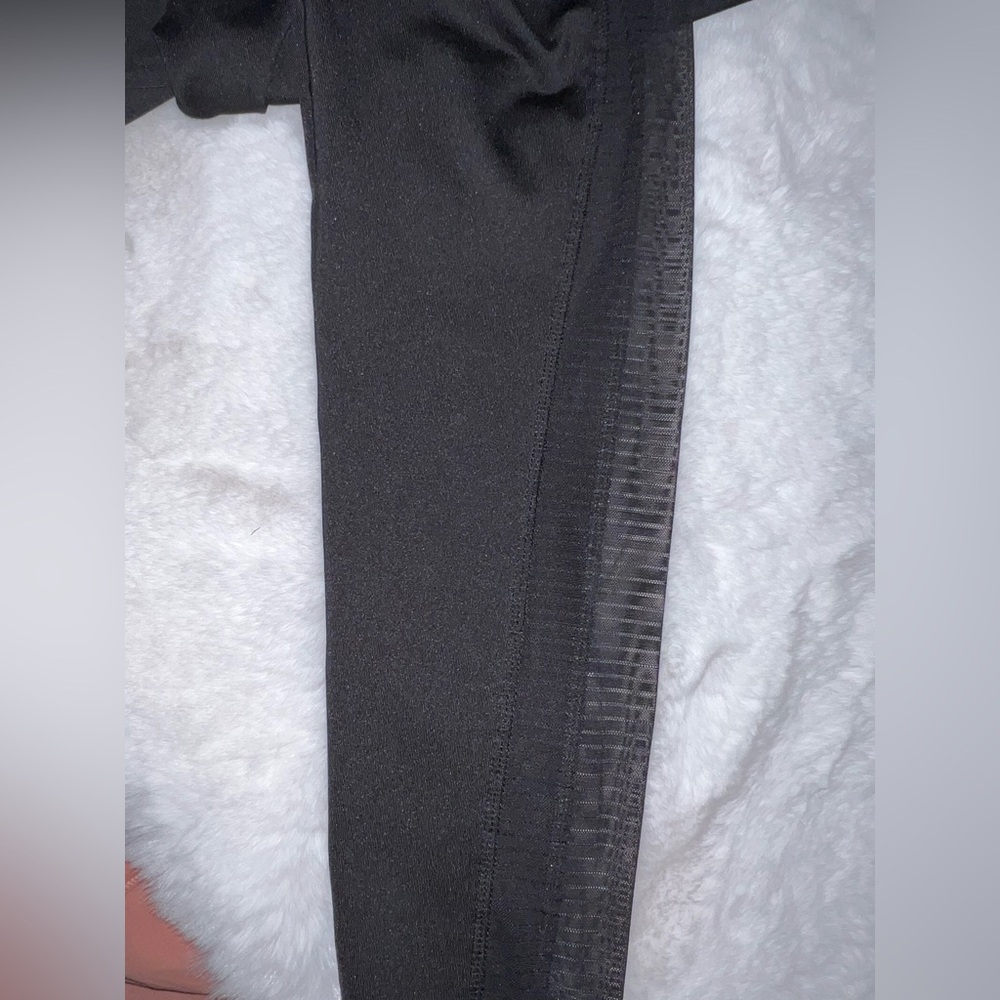 4/$10 Bundle Sale: EUC Forever 21 Active Black Mesh Side Panel Leggings - Picture 5 of 7